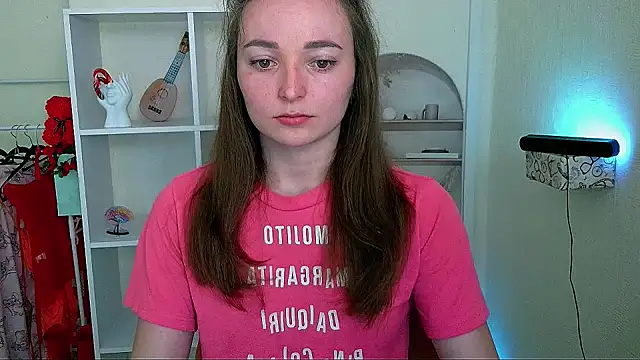  Barbie Kiss  online show from June 15, 9:33 am