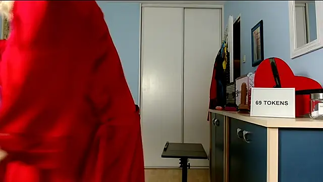 sexyjennyeu online show from March 3, 9:10 pm