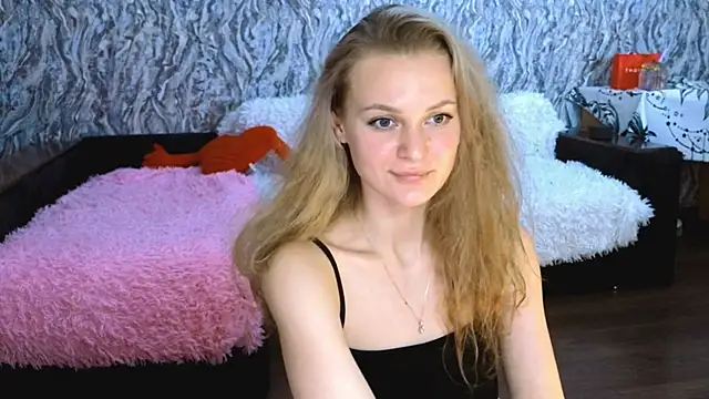 Snapshot of Elfanna chatting on October 13, 1:44 pm Elfanna online show from October 13, 1:44 pm