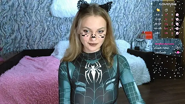 Snapshot of Elfanna chatting on October 31, 9:38 pm Elfanna online show from October 31, 9:38 pm