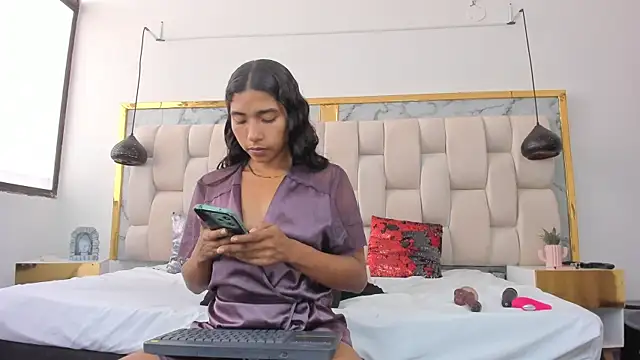 Hanna lens online show from July 10, 7:38 pm