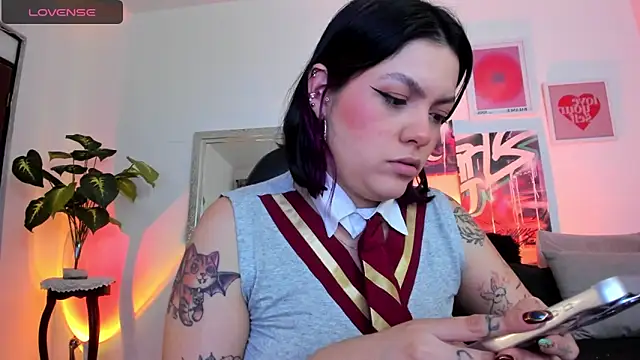 Snapshot of AnnieHuntters chatting on March 8, 1:28 am AnnieHuntters online show from March 8, 1:28 am