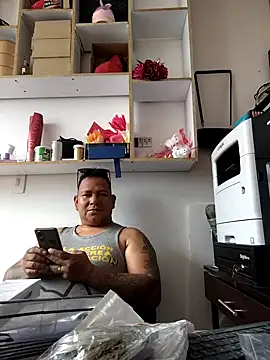 Snapshot of siatodo02 chatting on December 6, 4:06 pm siatodo02 online show from December 6, 4:06 pm