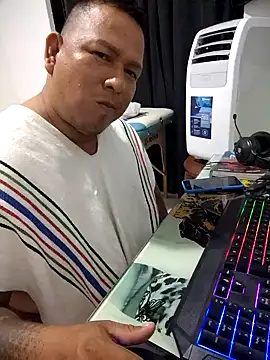 Snapshot of siatodo02 chatting on December 16, 12:59 am siatodo02 online show from December 16, 12:59 am