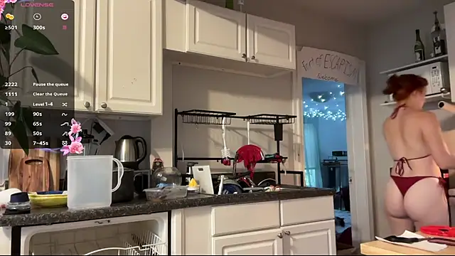 Snapshot of Aria_Fields chatting on September 30, 3:39 pm Aria Fields online show from September 30, 3:39 pm