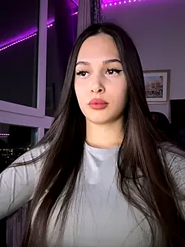 EricaWalls online show from December 17, 5:30 pm