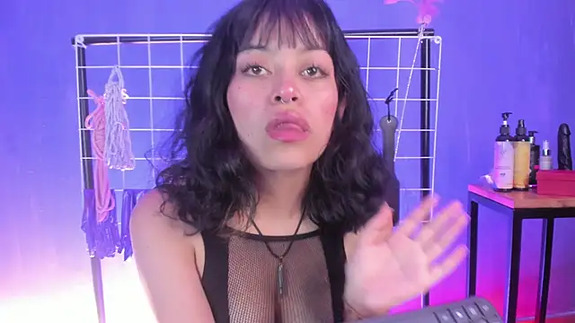 Snapshot of vanelope11 chatting on February 20, 10:26 pm vanelope11 online show from February 20, 10:26 pm