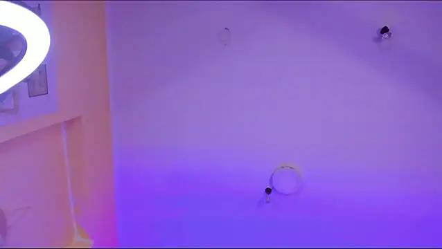 Snapshot of vanelope11 chatting on February 23, 2:35 pm vanelope11 online show from February 23, 2:35 pm