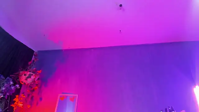 Snapshot of vanelope11 chatting on March 18, 9:53 pm vanelope11 online show from March 18, 9:53 pm