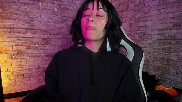 Snapshot of vanelope11 chatting on September 14, 1:10 pm vanelope11 online show from September 14, 1:10 pm