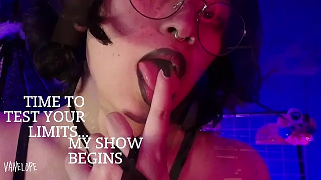 Snapshot of vanelope11 chatting on October 25, 6:57 pm vanelope11 online show from October 25, 6:57 pm