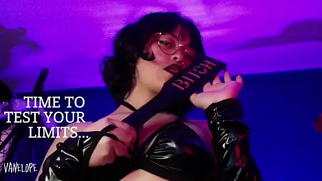 Snapshot of vanelope11 chatting on October 26, 6:14 pm vanelope11 online show from October 26, 6:14 pm