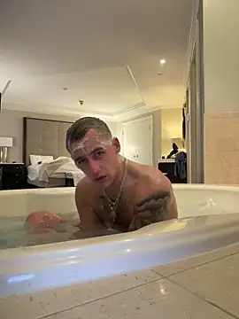 PeytonJohnn online show from December 4, 9:07 am