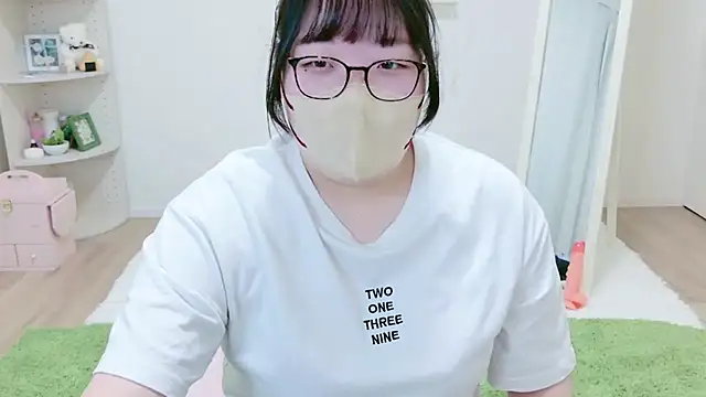 Snapshot of o-Aya-o chatting on February 10, 6:24 pm o-Aya-o online show from February 10, 6:24 pm