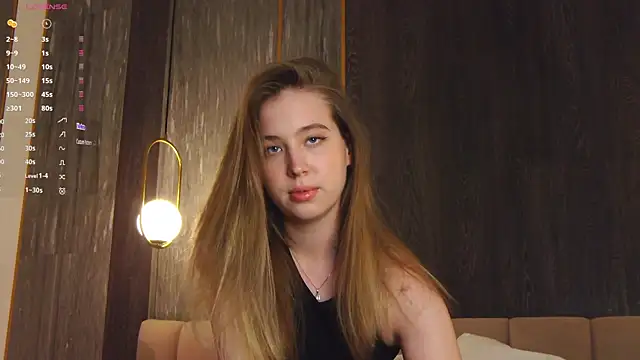 LoraineLuff online show from March 12, 5:49 pm