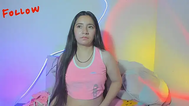 Snapshot of litle_mily_ chatting on October 28, 11:25 am litle mily online show from October 28, 11:25 am