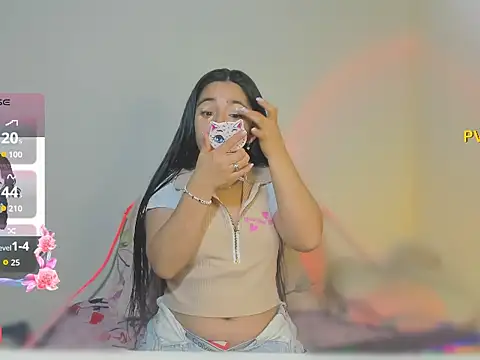 Snapshot of litle_mily_ chatting on November 13, 8:52 pm litle mily online show from November 13, 8:52 pm