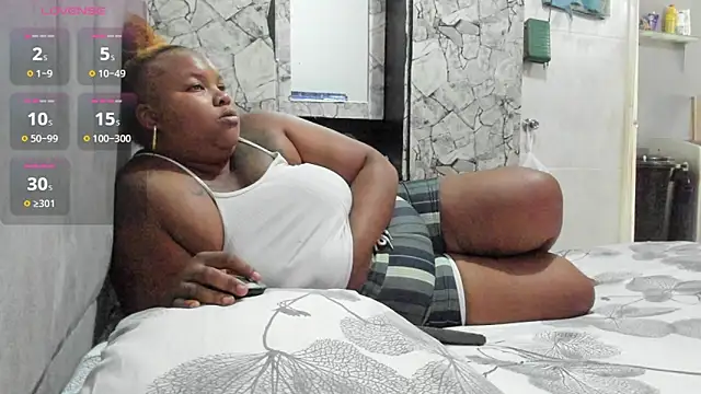 Snapshot of briyinabloom_ chatting on March 19, 4:13 pm briyinabloom online show from March 19, 4:13 pm