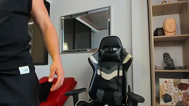 julian wallace online show from February 10, 9:08 pm