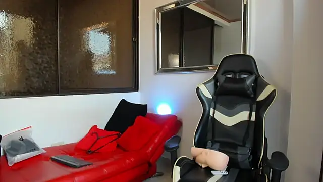 julian wallace online show from March 4, 6:58 pm