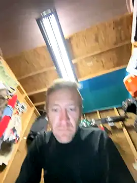 Snapshot of bentoverblonde chatting on November 2, 2:58 am bentoverblonde online show from November 2, 2:58 am