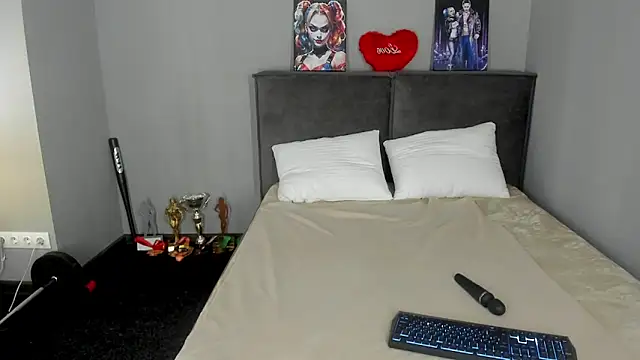 MuscleXXXBarbie online show from June 12, 1:59 am