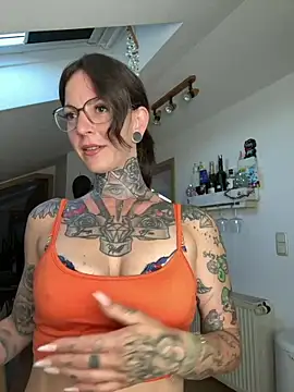 BrownieyQueen online show from June 19, 6:23 pm