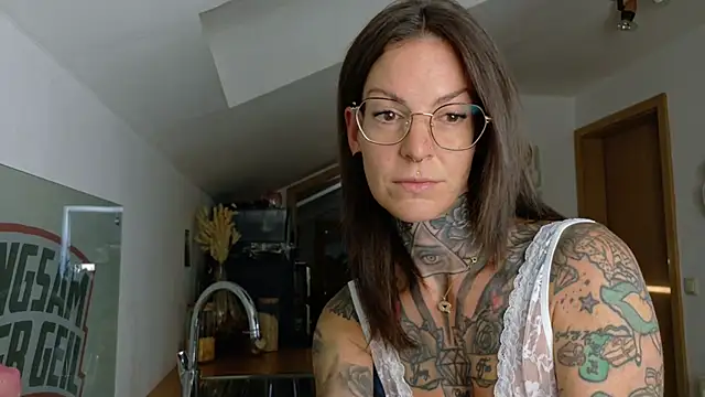 BrownieyQueen online show from July 11, 6:49 am