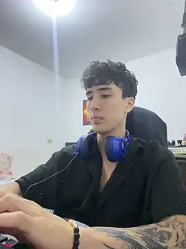 gojo satoru 18 online show from February 4, 10:15 pm