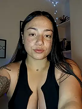 Snapshot of helena_smith chatting on February 12, 3:40 am helena smith online show from February 12, 3:40 am