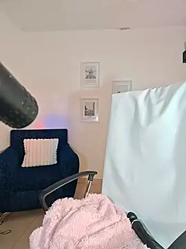 helena smith online show from March 9, 4:38 am