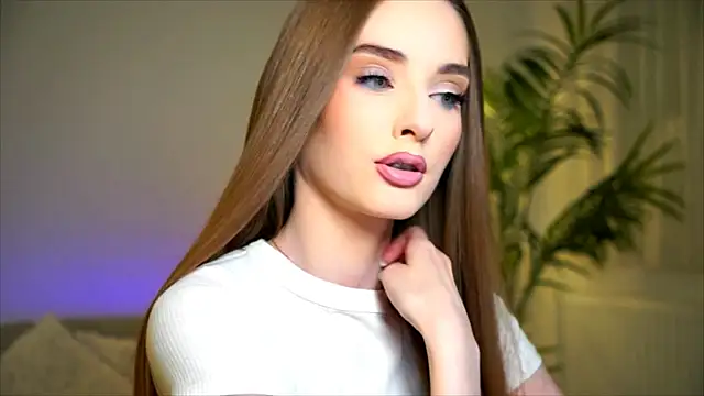 Snapshot of petitegonwiild chatting on November 29, 12:02 am petitegonwiild online show from November 29, 12:02 am