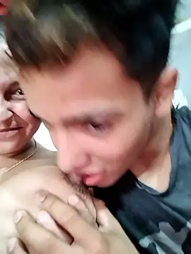 Snapshot of Horny-Mommy-Dirty chatting on January 8, 3:14 pm Horny-Mommy-Dirty online show from January 8, 3:14 pm