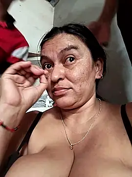 Snapshot of Horny-Mommy-Dirty chatting on January 19, 3:27 pm Horny-Mommy-Dirty online show from January 19, 3:27 pm