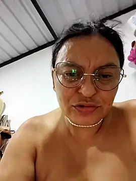 Snapshot of Horny-Mommy-Dirty chatting on March 1, 2:24 am Horny-Mommy-Dirty online show from March 1, 2:24 am