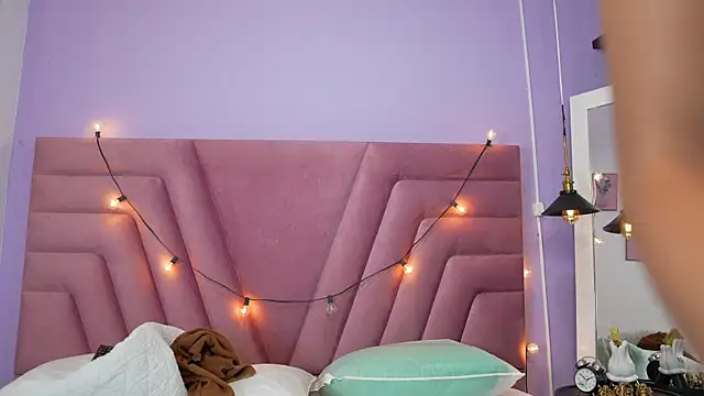 Beautifulskinny18 online show from June 28, 8:04 pm