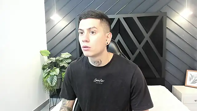 Snapshot of Yeiko_Romero_ chatting on February 11, 4:56 pm Yeiko Romero online show from February 11, 4:56 pm