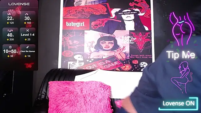 TIFFANYYSTAR online show from March 20, 1:37 pm