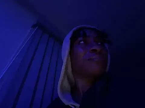 Snapshot of wynterheat chatting on February 8, 12:50 pm wynterheat online show from February 8, 12:50 pm