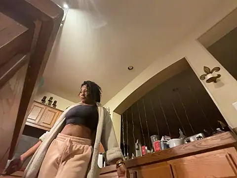 Snapshot of wynterheat chatting on March 5, 8:21 am wynterheat online show from March 5, 8:21 am