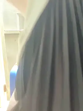 Snapshot of Bella_cum chatting on March 16, 2:43 am Bella cum online show from March 16, 2:43 am