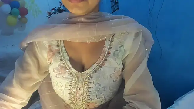 aarjulove online show from February 7, 10:41 am