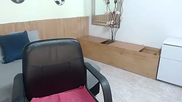 Snapshot of Suxxxy_ chatting on October 9, 1:31 pm Suxxxy online show from October 9, 1:31 pm