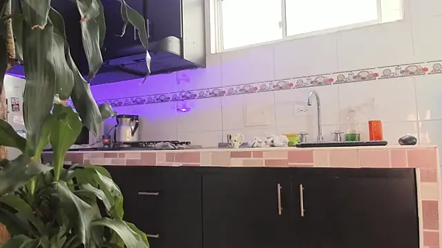 Emma-evans online show from March 15, 1:51 pm