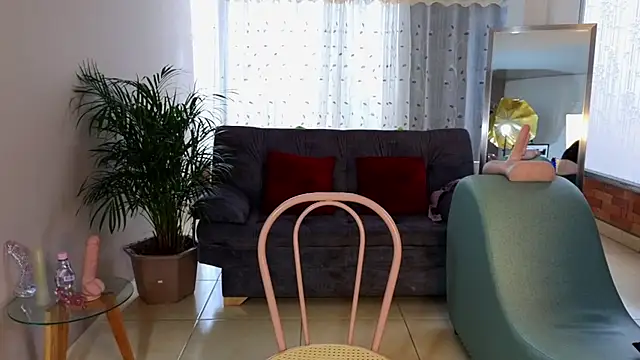 Snapshot of camil_milfdream chatting on January 30, 2:47 pm camil milfdream online show from January 30, 2:47 pm