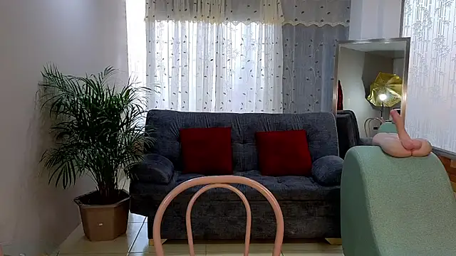 Snapshot of camil_milfdream chatting on January 31, 3:11 pm camil milfdream online show from January 31, 3:11 pm