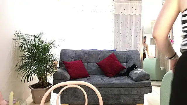 Snapshot of camil_milfdream chatting on February 28, 1:58 pm camil milfdream online show from February 28, 1:58 pm