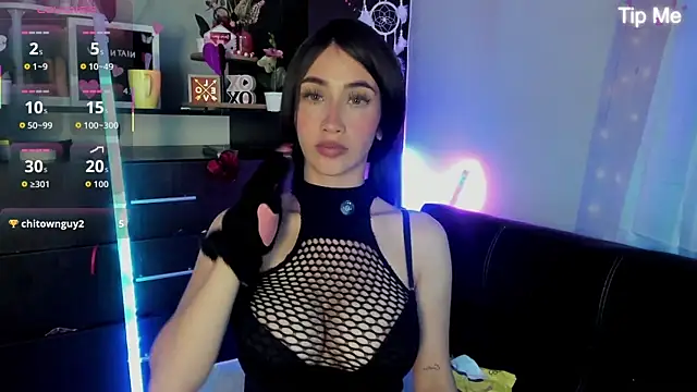 Snapshot of Emilytafur chatting on February 18, 9:33 pm Emilytafur online show from February 18, 9:33 pm