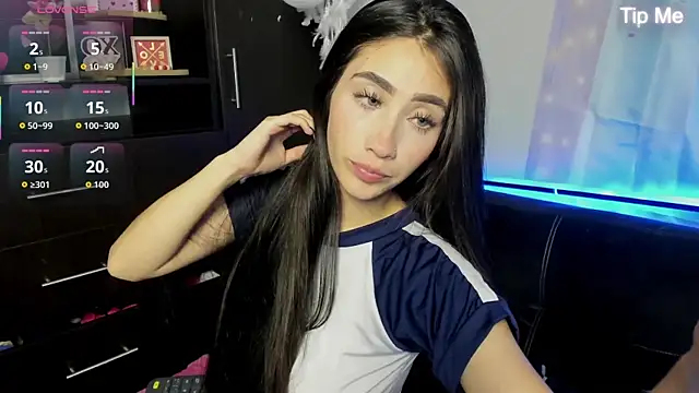 Snapshot of Emilytafur chatting on March 11, 9:54 pm Emilytafur online show from March 11, 9:54 pm