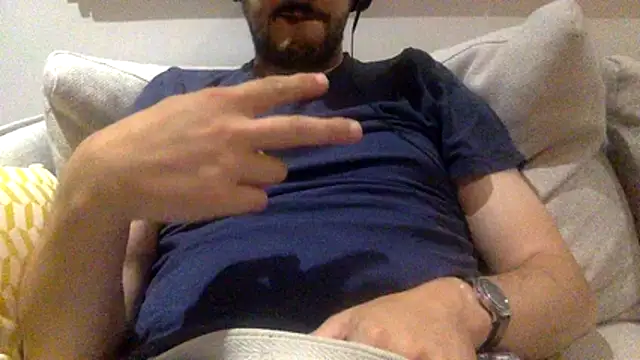Snapshot of manuswiss6 chatting on June 2, 8:55 pm manuswiss6 online show from June 2, 8:55 pm
